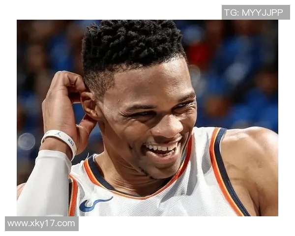 威少训练馆挥汗如雨新赛季去向仍悬而未决引发球迷热议