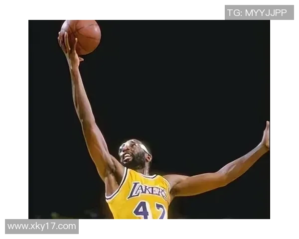 在乔治对比众星后为何最终选择小卡作为最强小前锋的原因分析