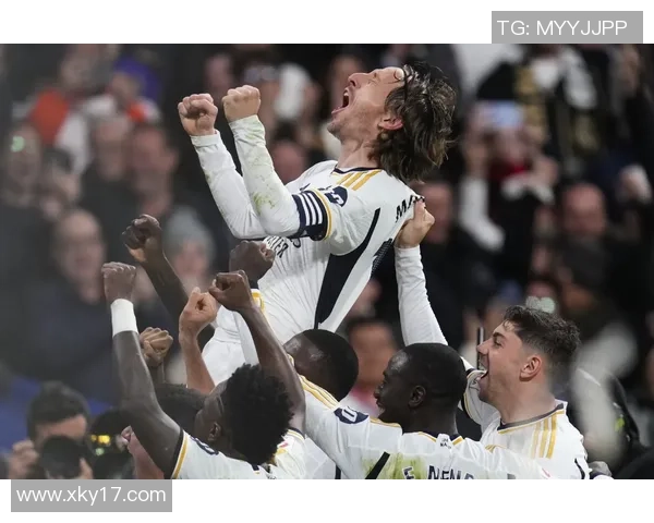 多库社媒欢庆客场逆转皇马胜利赞美今夜的辉煌时刻