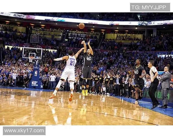 巴特勒强势突破篮下完成折叠打进并造成对手犯规精彩瞬间 巴特勒强势突破篮下完成折叠打进并造成对手犯规精彩瞬间