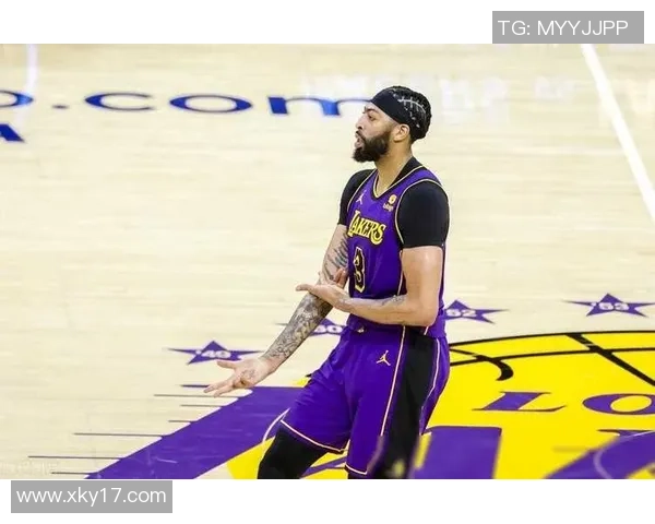 浓眉带病坚持比赛期间两次呕吐全力以赴助球队争胜